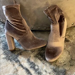 Steve Madden bootie